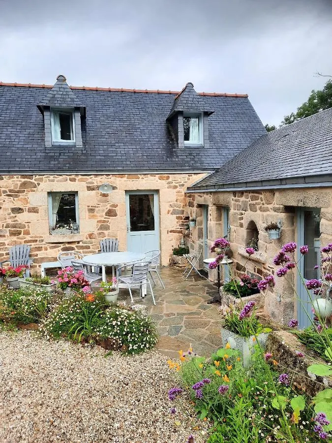 Maison Accueillante A Cleden-Cap-Sizun Avec Jardin Clos