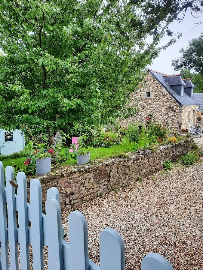 Maison Accueillante A Cleden-Cap-Sizun Avec Jardin Clos