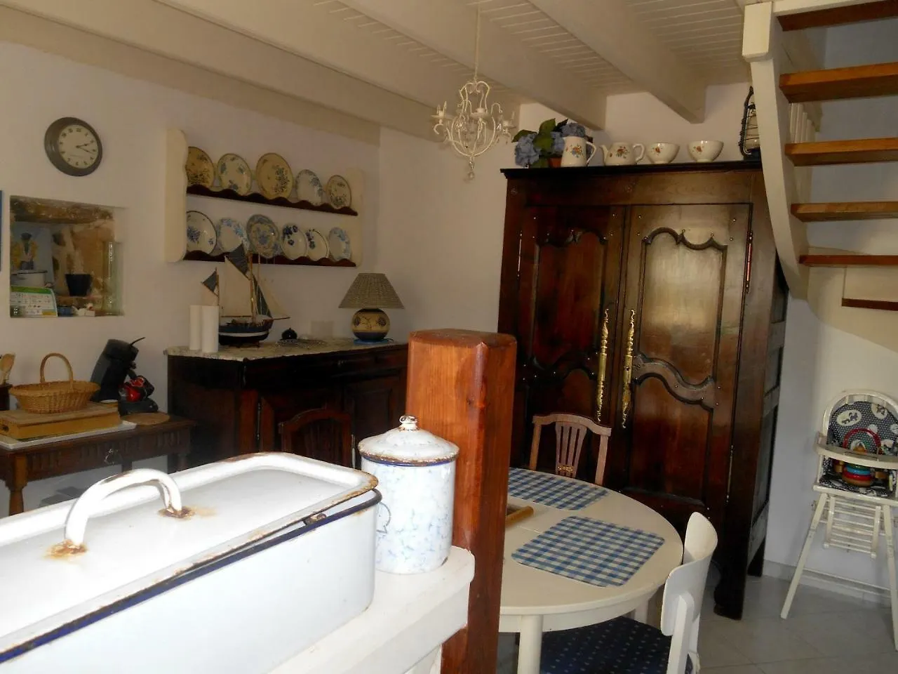 Maison Accueillante A Cleden-Cap-Sizun Avec Jardin Clos Holiday home